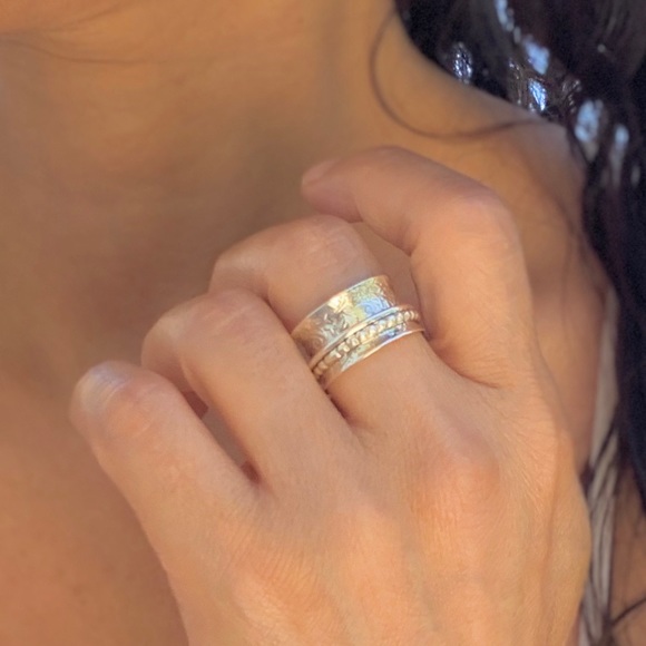 Classic Spinner Spinning Sterling Silver Ring - Picture 2 of 9